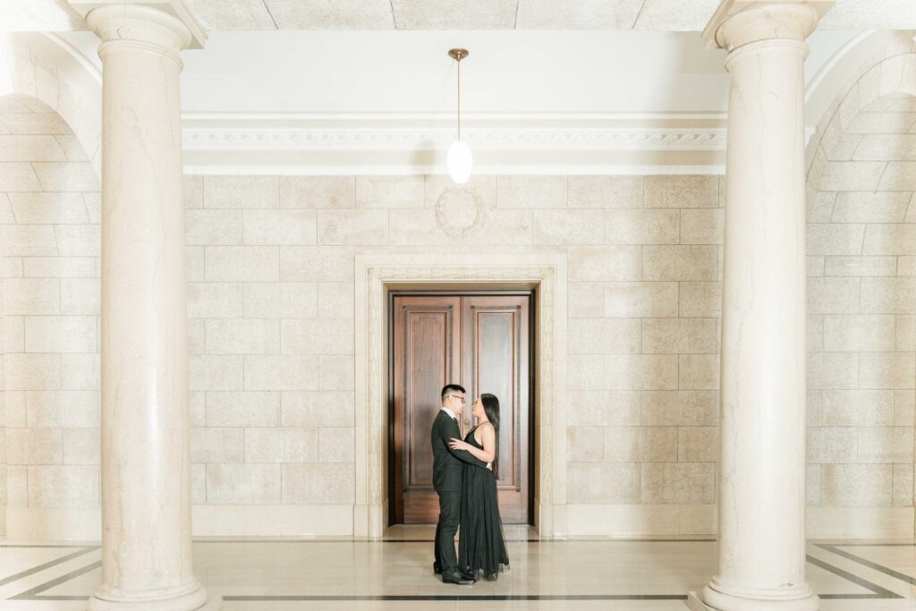 engagement photos at the Winnipeg. legislative building
