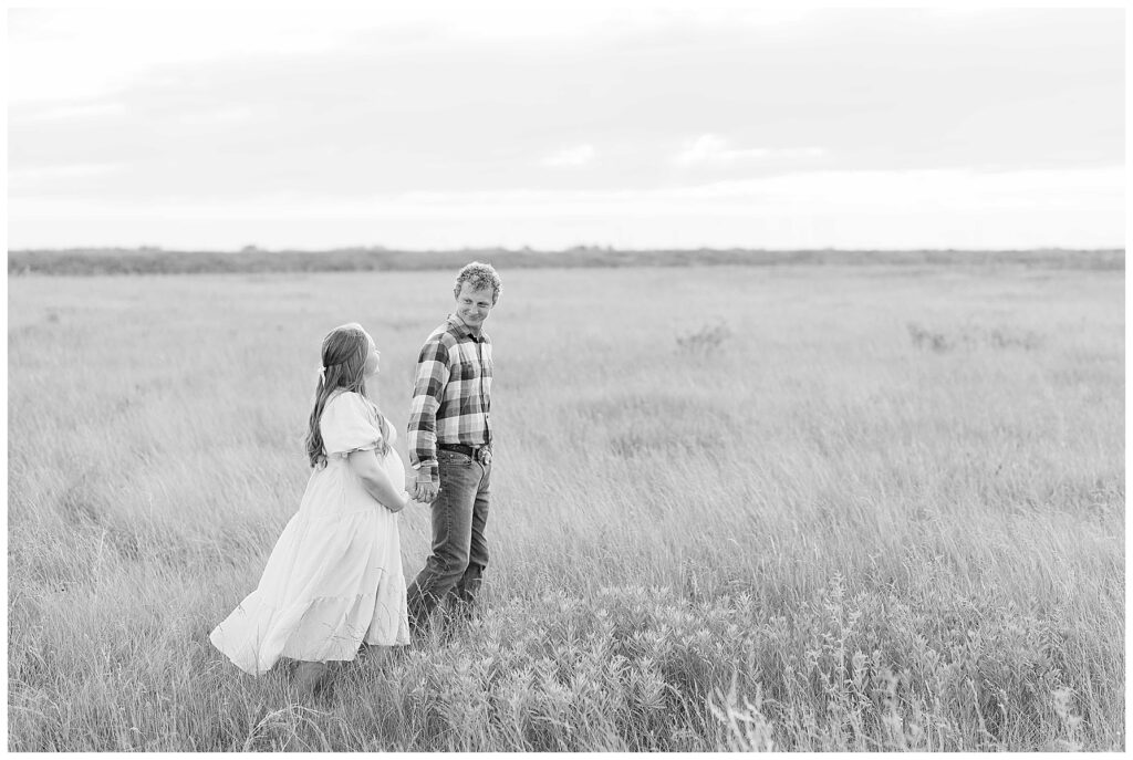 Steinbach maternity photos | Anna Froese Photography