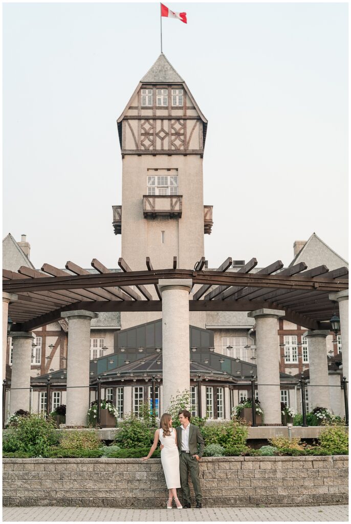 Assiniboine Park Winnipeg couple photos by Anna Froese Photography